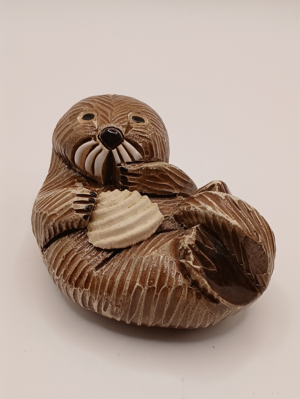 Artesania Rinconada Sea Otter w/ Shell #67 Art Pottery Uruguay